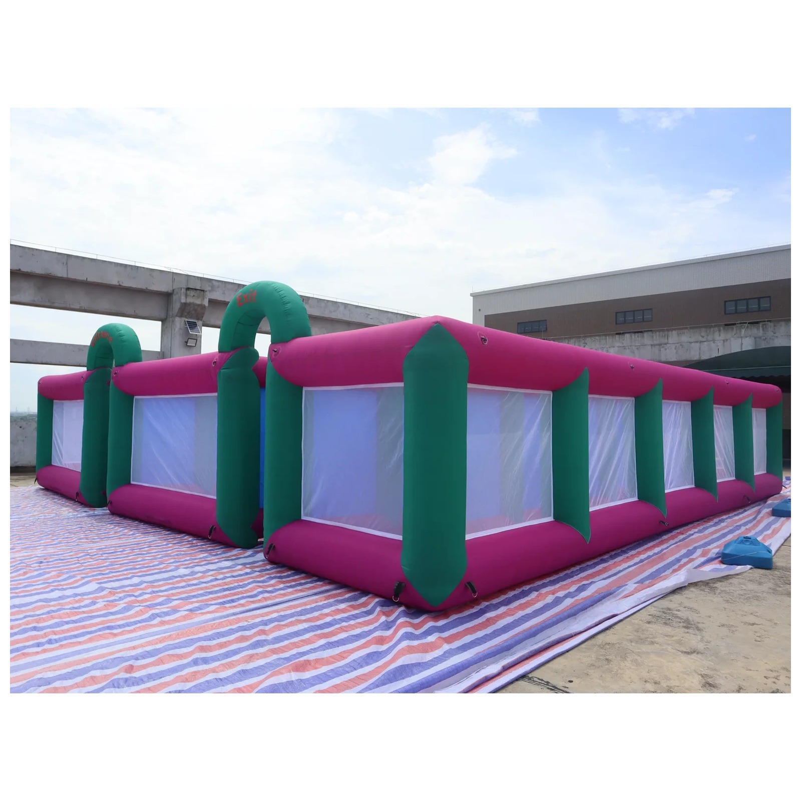 Большой надувной лабиринт из с – обзор и цена Kids Outdoor Venues
